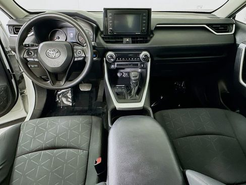 Used 2021 Toyota RAV4 XLE image 15