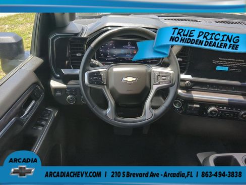 Used 2024 Chevrolet Silverado 2500 LTZ AWD/4WD image 16