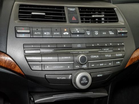 Used 2011 Honda Accord EX-L image 17