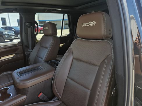 Used 2021 Chevrolet Tahoe High Country w/ Premium Package AWD/4WD image 11