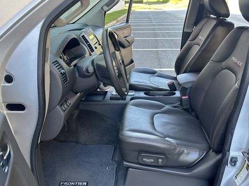 Used 2012 Nissan Frontier PRO-4X w/ Pro-4x Luxury Pkg AWD/4WD image 15