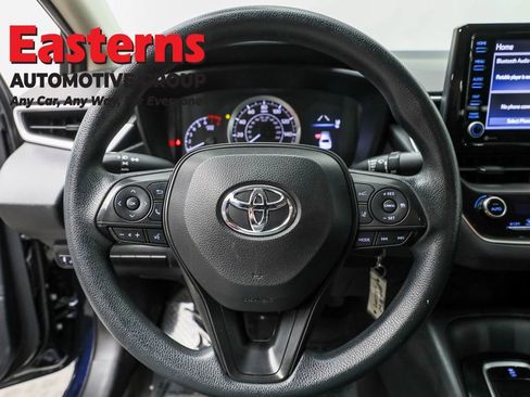 Used 2022 Toyota Corolla LE image 10