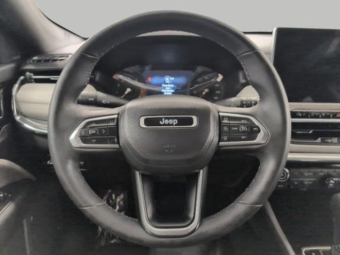 Used 2023 Jeep Compass Limited AWD/4WD image 5