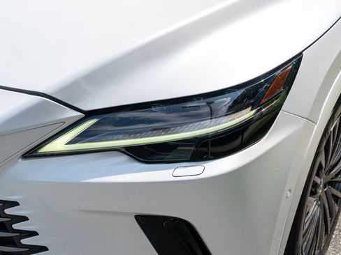 Used 2023 Lexus RX 350 FWD w/ Cold Area Package image 4
