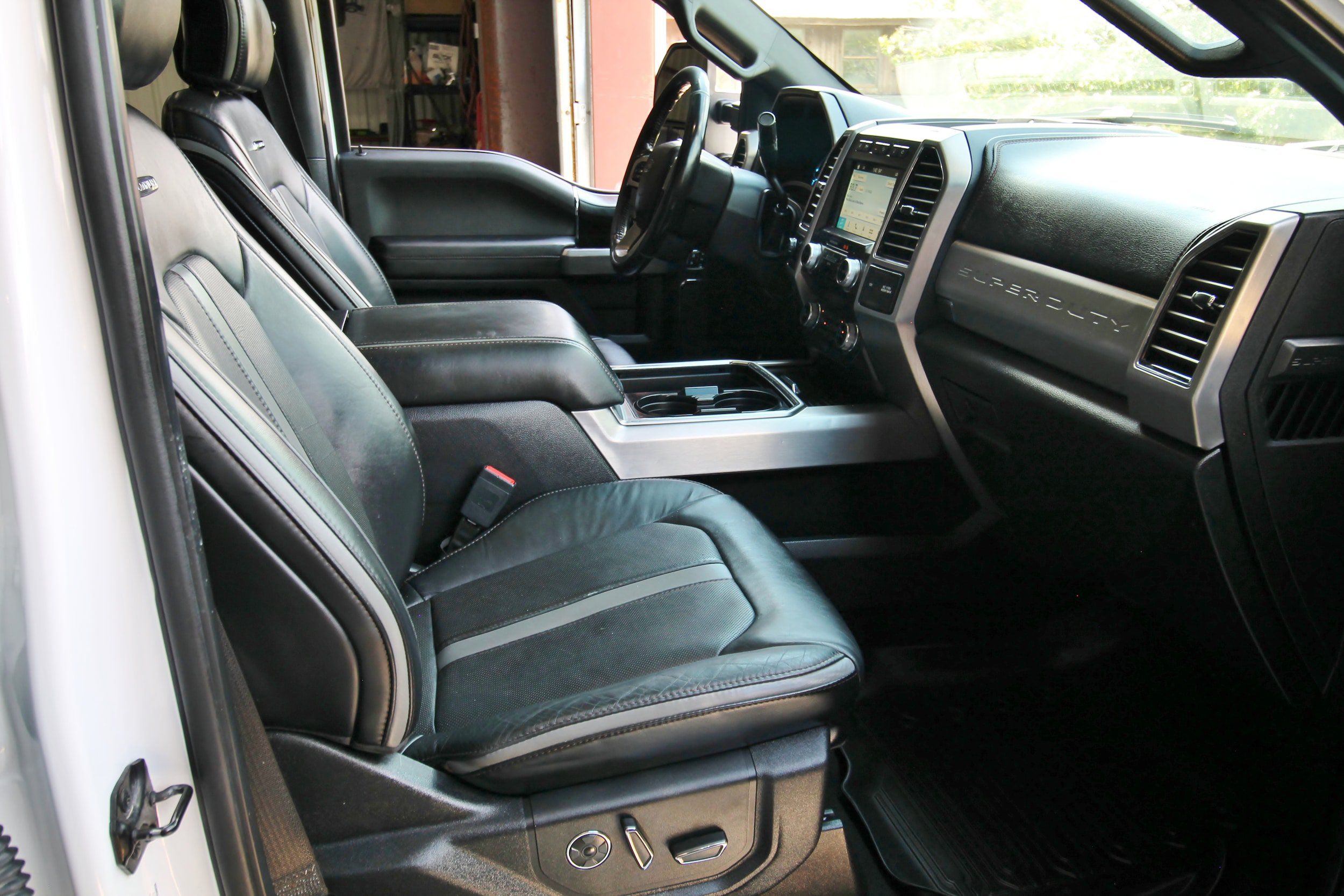 Used 2019 Ford F350 Platinum w/ Platinum Ultimate Package AWD/4WD image 43