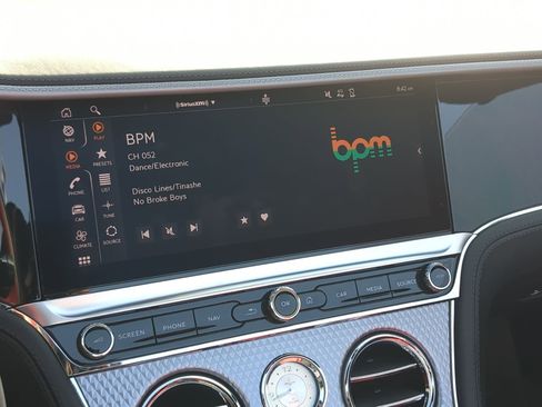 Used 2021 Bentley Continental GT V8 image 23