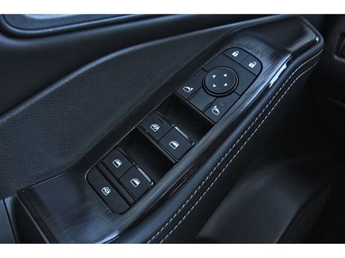 Certified 2025 Nissan Rogue SV image 22