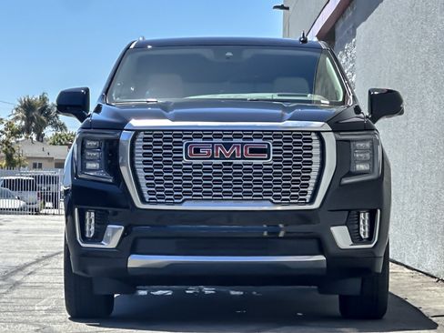 Used 2024 GMC Yukon XL Denali AWD/4WD image 8