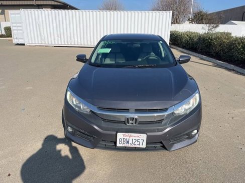 Used 2017 Honda Civic EX-T image 2