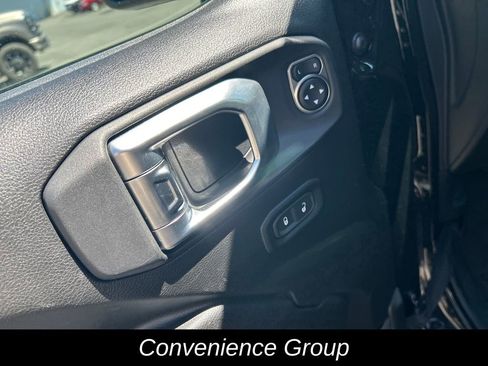 Used 2022 Jeep Gladiator Sport AWD/4WD image 14