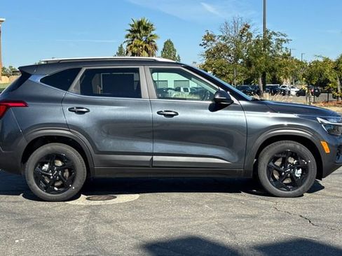 New 2026 Kia Seltos EX w/ EX Sunroof Package image 3