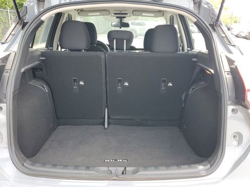 Used 2024 Nissan Kicks SV FWD image 8