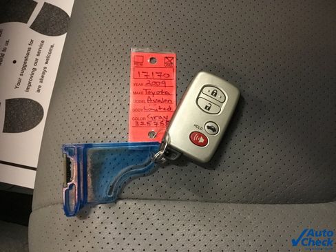Used 2009 Toyota Avalon Limited image 54