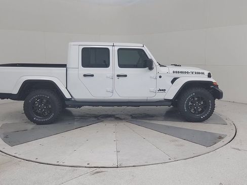 New 2025 Jeep Gladiator Sport image 2