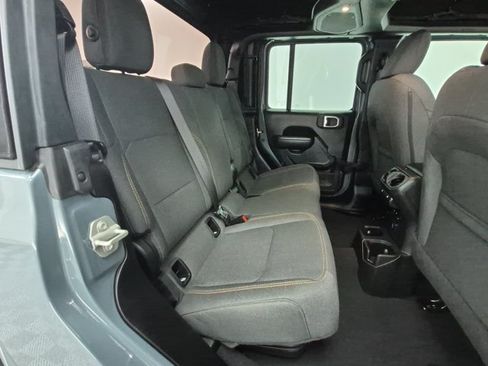 Used 2024 Jeep Gladiator Sport AWD/4WD image 21