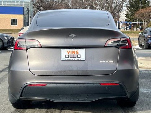 Used 2022 Tesla Model Y Long Range image 8