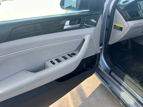 Used 2017 Hyundai Sonata Limited w/ Ultimate Package 04 FWD image 14