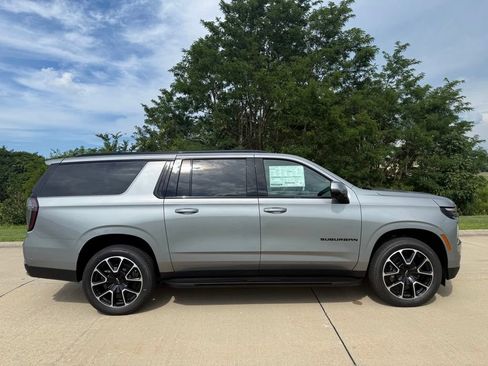New 2026 Chevrolet Suburban RST w/ Advanced Technology Package AWD/4WD image 2