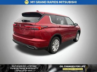 New 2026 Mitsubishi Outlander ES video 3