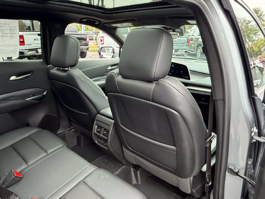 Used 2024 Cadillac XT4 Premium Luxury w/ Cold Weather Package AWD/4WD image 16