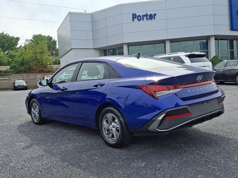 Certified 2025 Hyundai Elantra SE image 4