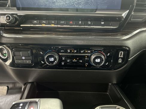 Certified 2024 Chevrolet Silverado 1500 LT Trail Boss w/ Convenience Package II AWD/4WD image 12