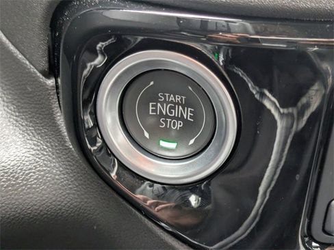 Used 2025 GMC Sierra 1500 SLT w/ SLT Premium Plus Package image 31