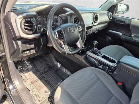 Used 2020 Toyota Tacoma SR5 RWD image 9
