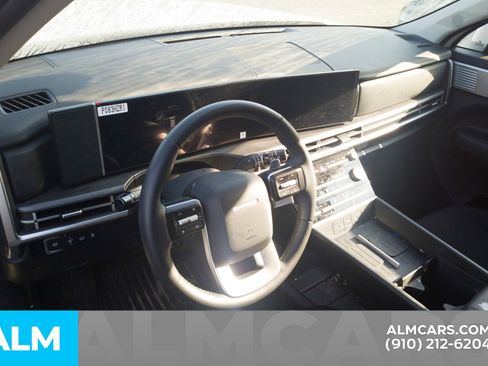 Used 2026 Hyundai Santa Fe SE FWD image 6