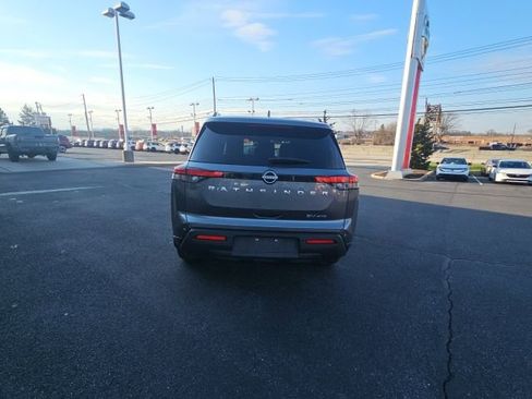 Certified 2024 Nissan Pathfinder SV w/ Lighting Package (N92) image 6