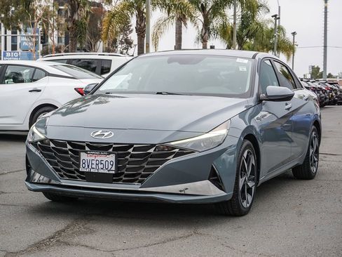 Used 2021 Hyundai Elantra SEL w/ Convenience + Premium Package FWD image 3