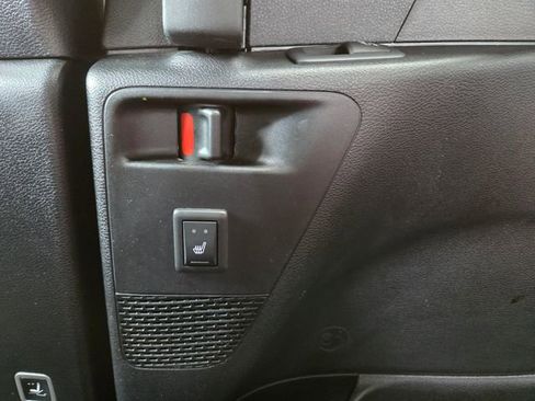 Used 2020 Chrysler Pacifica Touring-L Plus w/ Advanced Safetytec Group FWD image 35