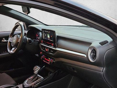 Used 2024 Kia Forte GT-Line image 23