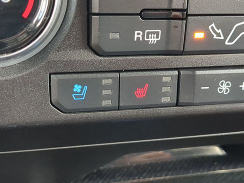 Used 2021 Ford F450 Platinum w/ FX4 Off-Road Package image 22