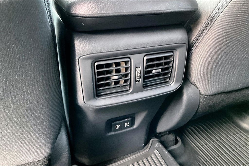 Used 2019 Toyota RAV4 XLE AWD/4WD image 11
