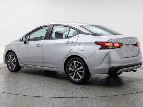 Used 2025 Nissan Versa SV image 6