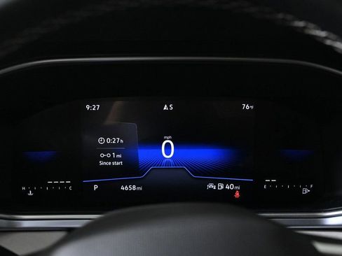 Used 2025 Volkswagen Taos SE image 11