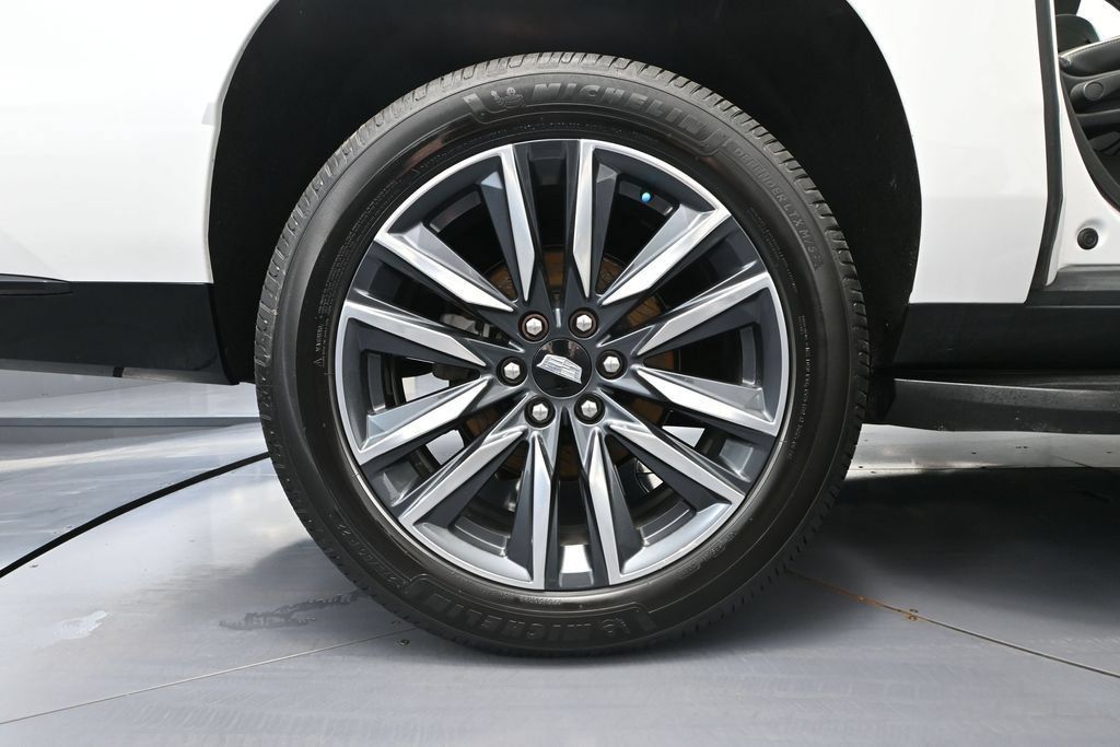 Used 2021 Cadillac Escalade ESV Sport w/ Heavy-Duty Trailer Package AWD/4WD image 11