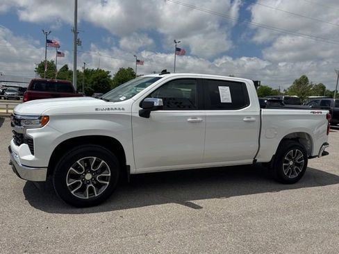 Used 2023 Chevrolet Silverado 1500 LT AWD/4WD image 3