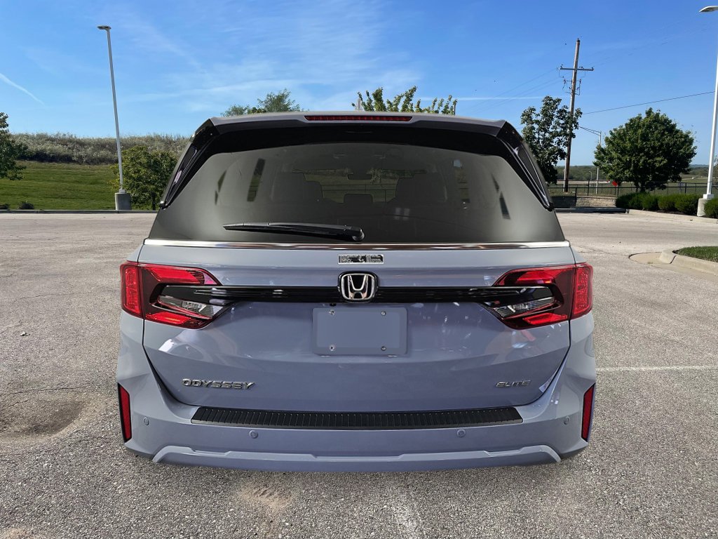 New 2027 Honda Odyssey Elite image 5