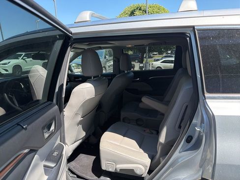 Used 2015 Toyota Highlander Limited AWD/4WD image 32