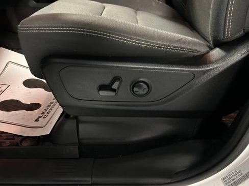 Used 2022 RAM 1500 Big Horn AWD/4WD image 13