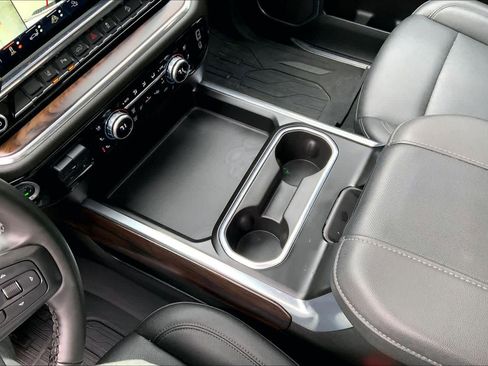 Used 2025 GMC Sierra 2500 SLT w/ SLT Premium Package image 15