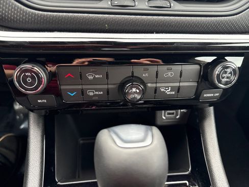 New 2026 Jeep Compass Latitude image 25