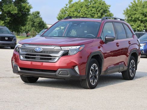 Used 2025 Subaru Forester Premium AWD/4WD image 6