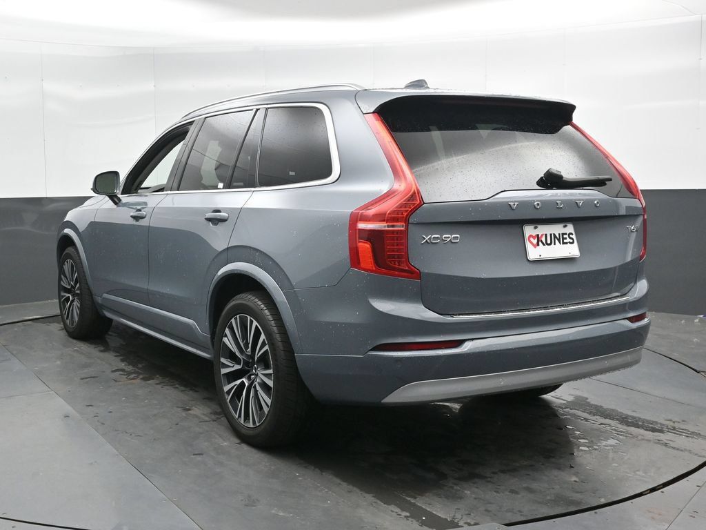Used 2022 Volvo XC90 T6 Momentum w/ Climate Package AWD/4WD image 9
