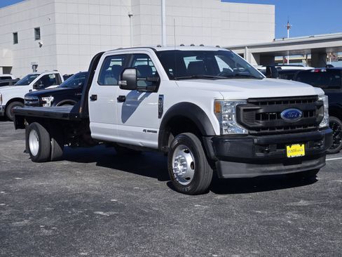 Used 2020 Ford F550 4x4 Crew Cab Super Duty w/ Power Equipment Group image 3