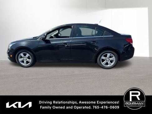 Used 2016 Chevrolet Cruze LT FWD image 2