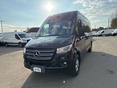Used 2021 Mercedes-Benz Sprinter 2500 image 3