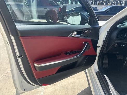 Used 2021 Kia Stinger GT1 AWD/4WD image 10